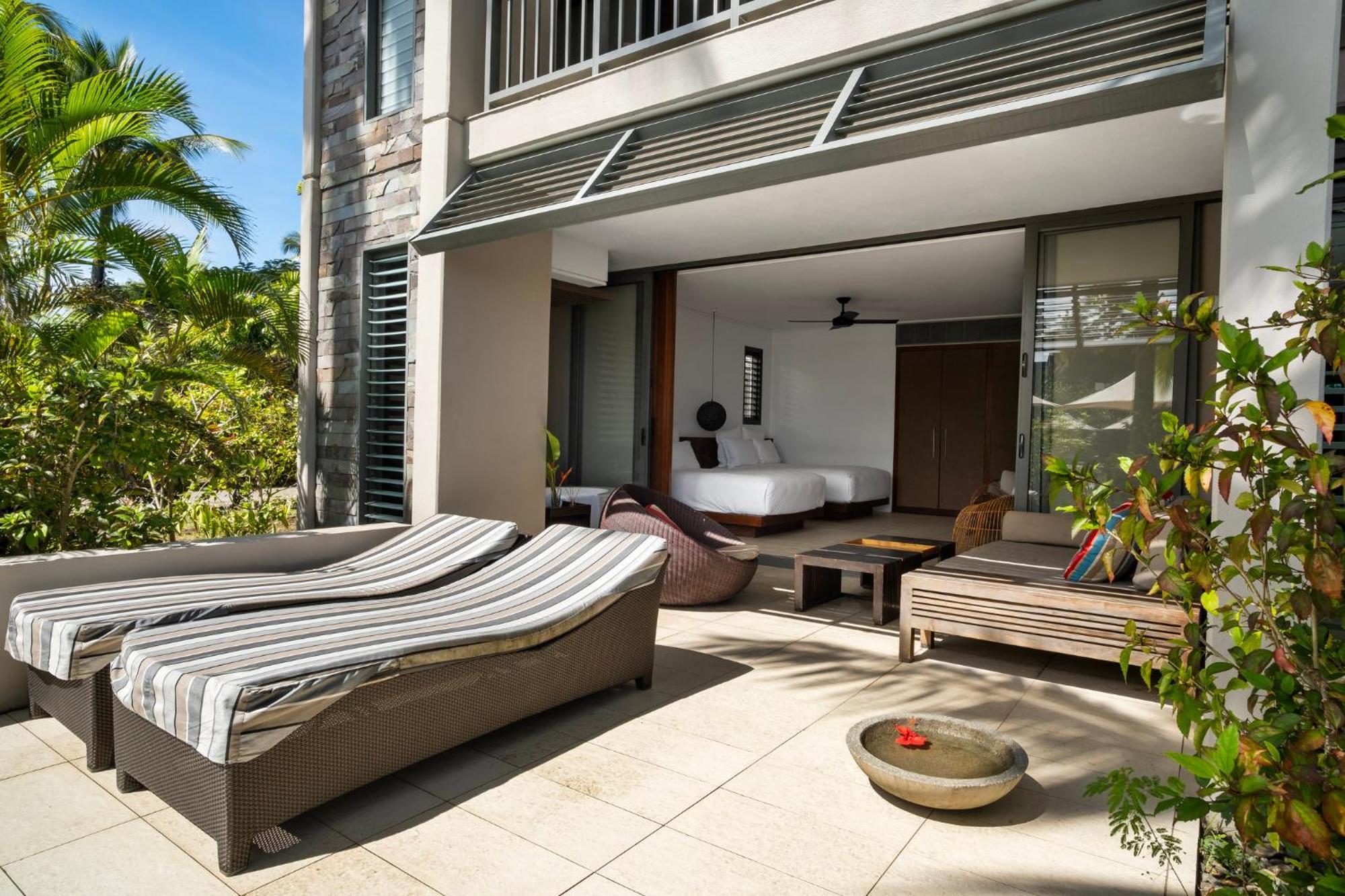 Intercontinental Fiji Golf Resort & Spa By Ihg Natadola Extérieur photo A private pool at the hotel