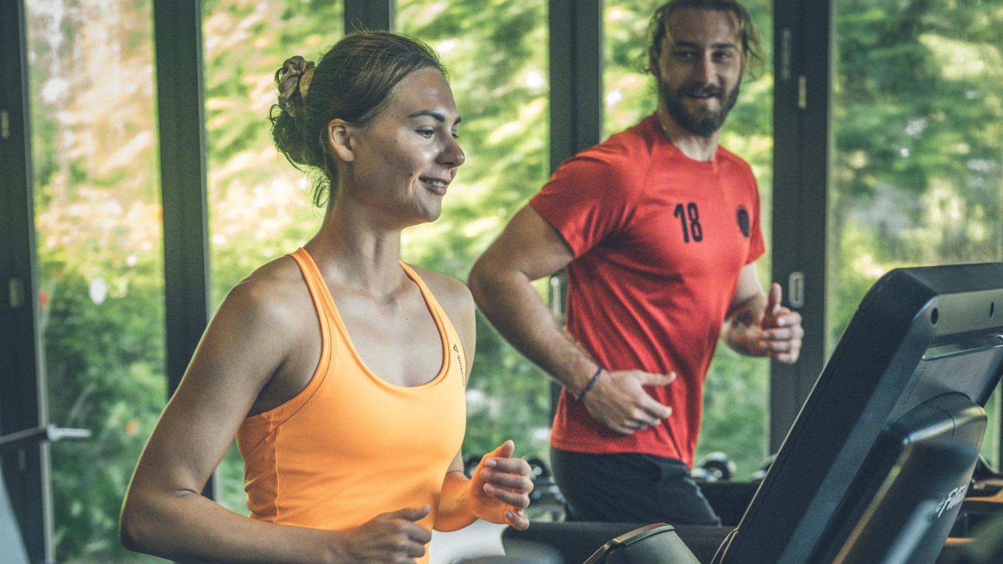 Intercontinental Fiji Golf Resort & Spa By Ihg Natadola Extérieur photo People exercising on a treadmill